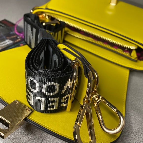 NicoleLee Crossbody - Picture 3 of 3